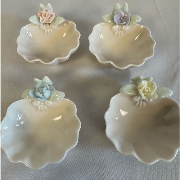 Vintage Bone China Mini Scalloped Round Place Card Holders with Flowers -4 - Picture 8 of 12